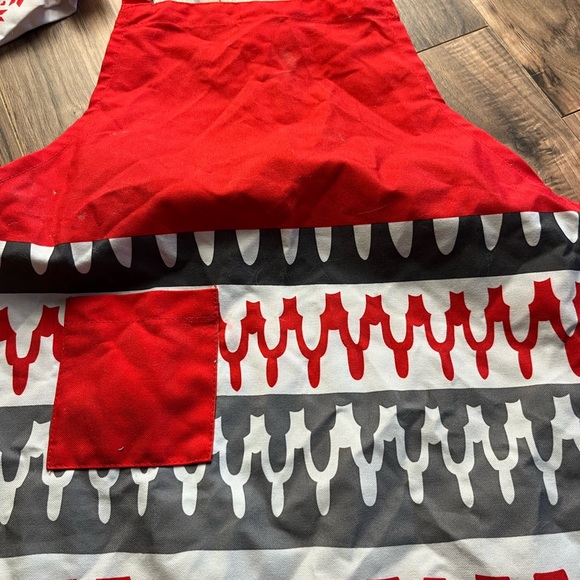 Kid’s Ikea Christmas Apron and Hat - Picture 2 of 5